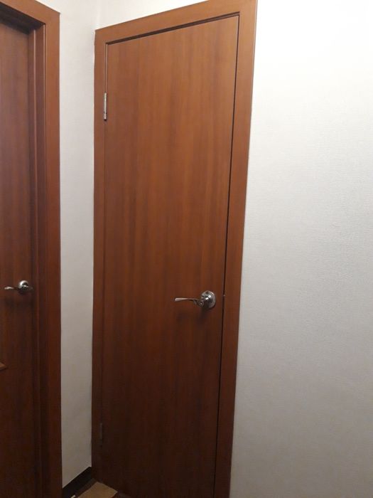 Двери межкомнатные б/у