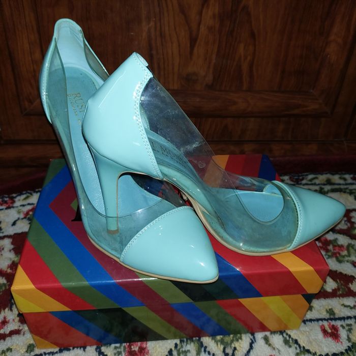 Продается женская обувь