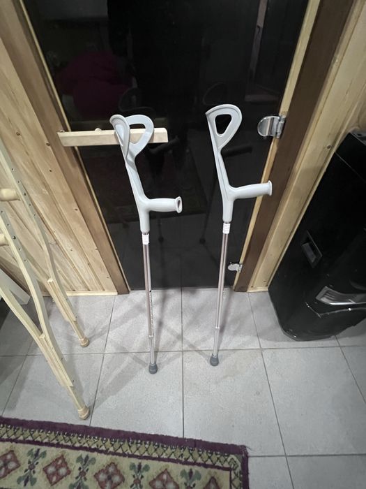 Продам Костыли двух вариантов