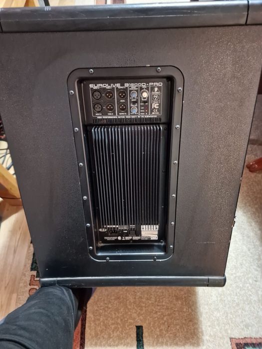 Vand Sub Behringer b1800d activ 18 inch