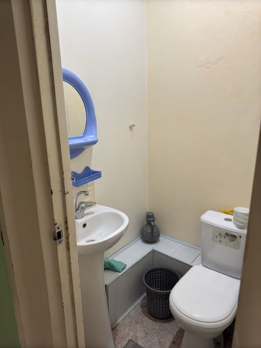 Хамза, Новза метрода  3 хонали уй сотилади.