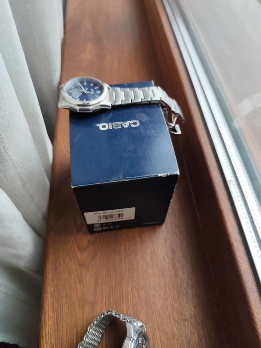 Продам часы мужские Casio с коробкой