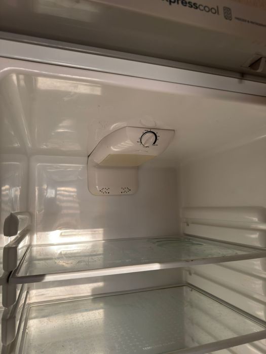 LG холодильник поодам