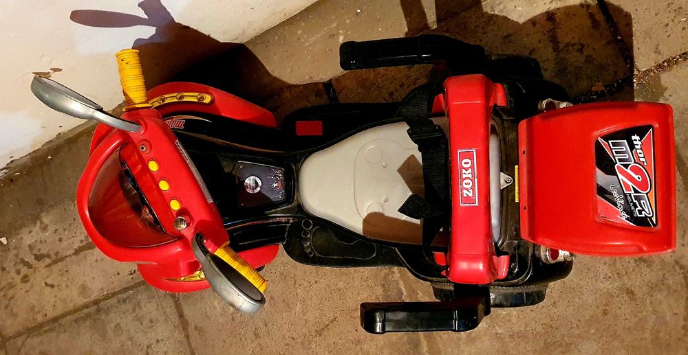 Детский электромобиль