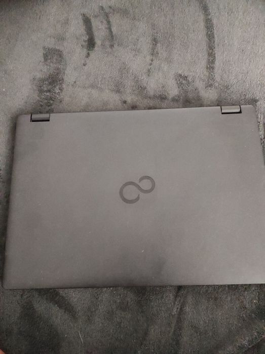 Laptop Fujitsu i3 defect