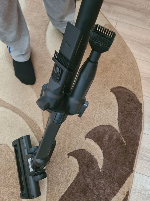 Aspirator fara fir cu perie rotativa silvercrest