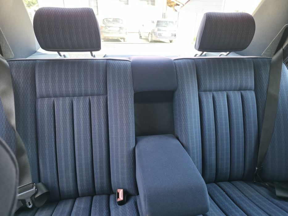 Mercedes-Benz W124