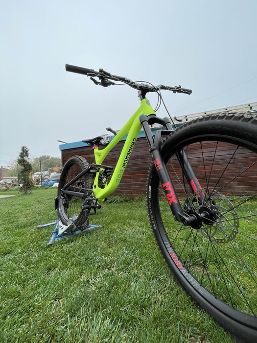 Vand commencal supreme dh v3 custom,in stare f buna