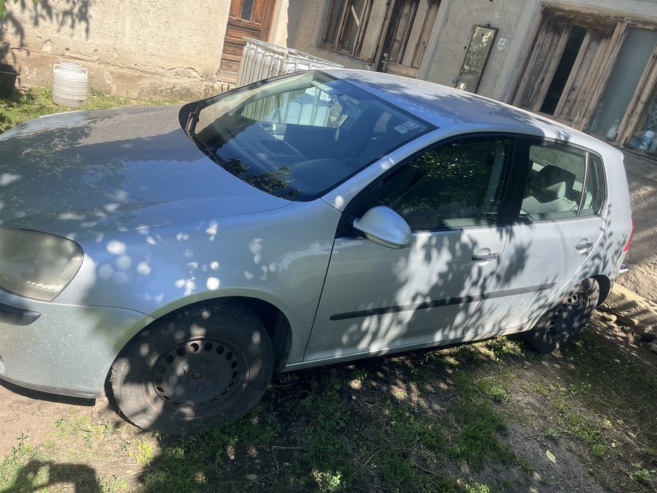 VOLKSWAGEN Golf 2004