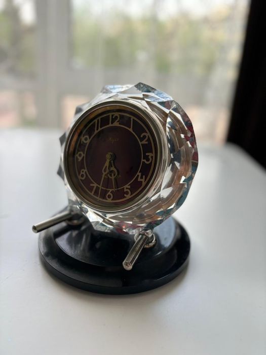 Продам часы 1965г