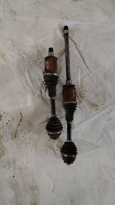 Предна полуоска полуоски БМВ Х1 Е84 /  BMW X1 e84