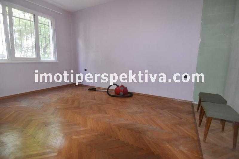 Продава се Тристаен апартамент в Пловдив, Кючук Париж - 91 кв.м за 1341 €/кв.м - Снимка #2
