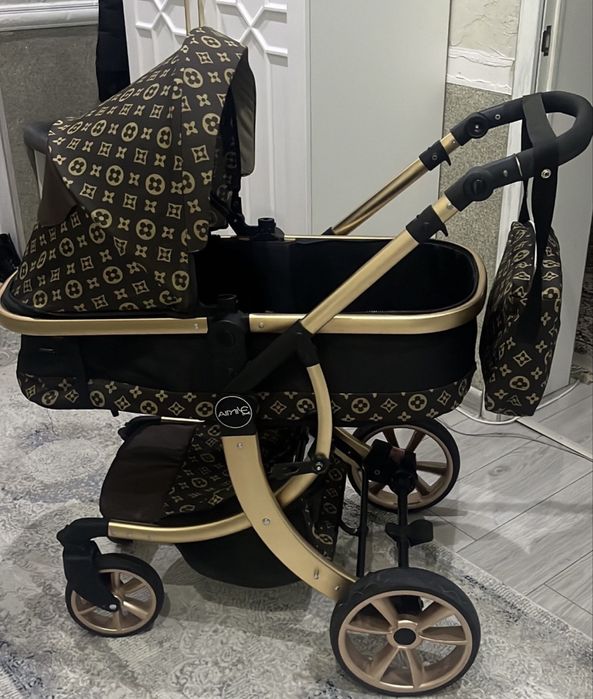 Продам качественную коляску
