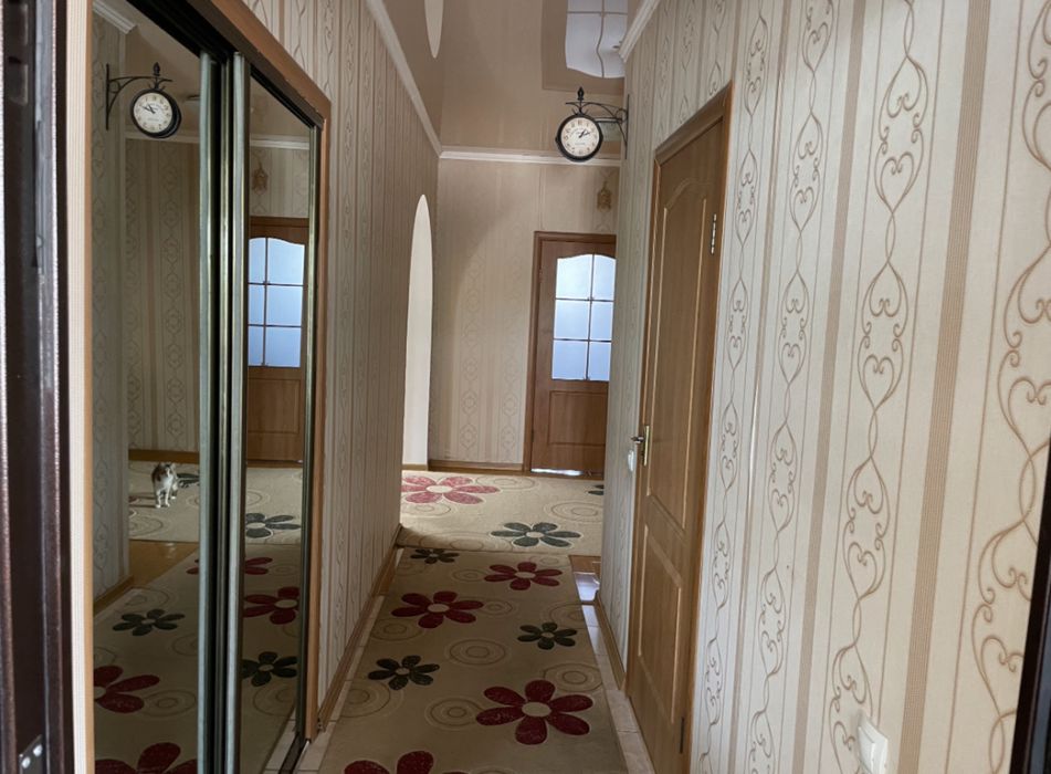 Двери коричневые