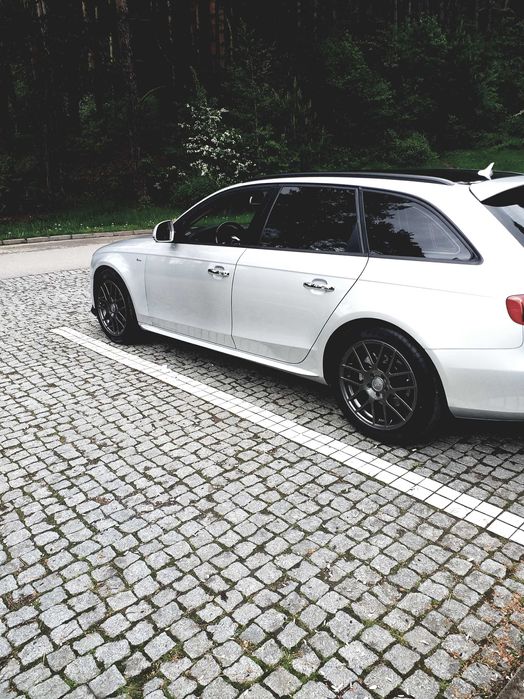 se vinde audi a4b8