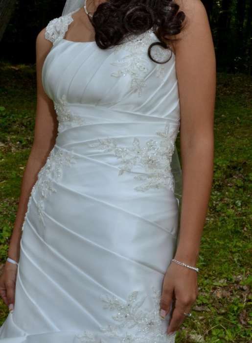 Vand rochie de mireasă Sadrini Style