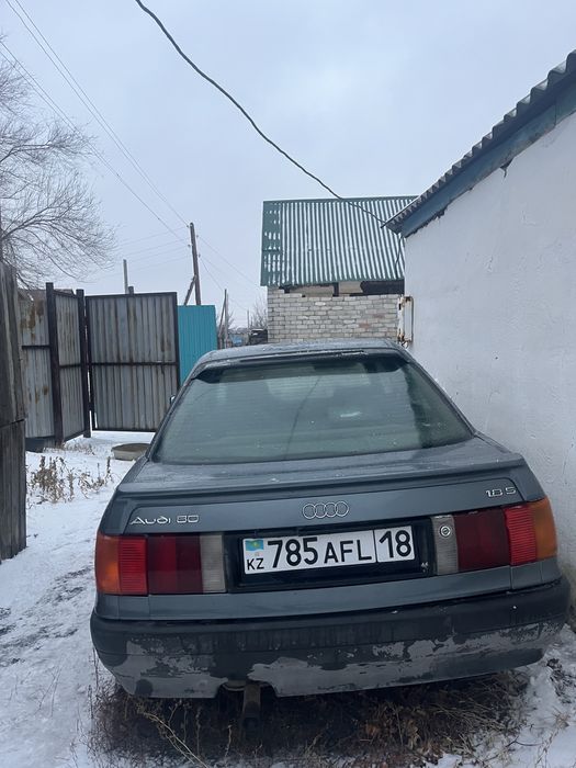 Audi 80 b3 1.8     .