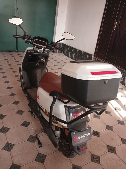 Skuter sotiladi narxi 1000$ holadi ideal yangi 2023 ishlab chiqarilgan