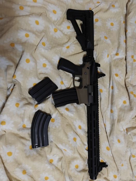 Vând replica airsoft m4 specna arms
