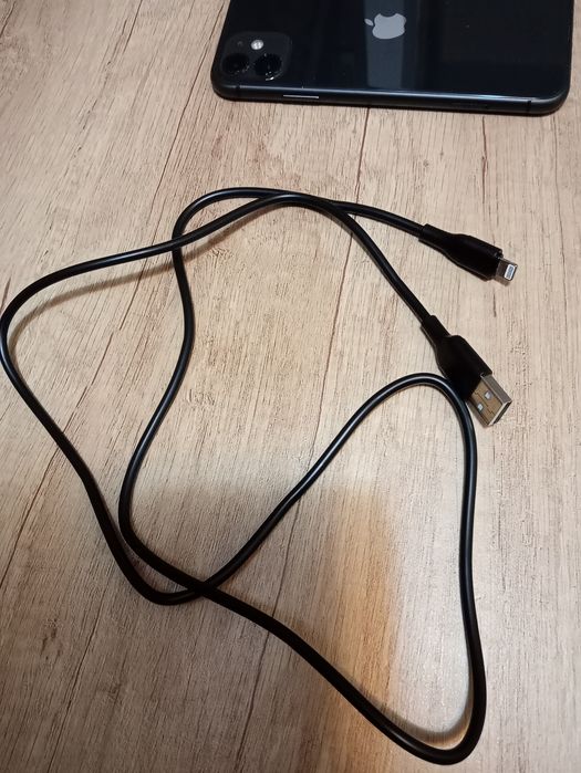 iPhone 11 Black, 64 GB + accesorii