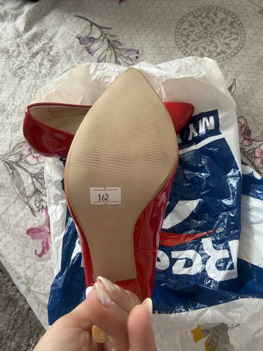 Дамски обувки с ток