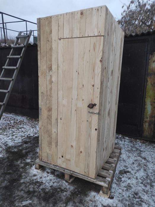 Туалет деревянный