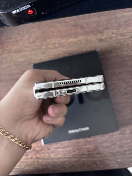 Продам samsung z fold 4