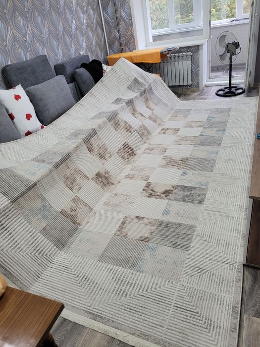 Палас 2.5 метра на 4 метра