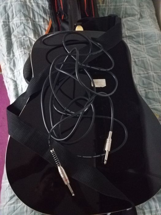 Akustik gitara (Stratos)