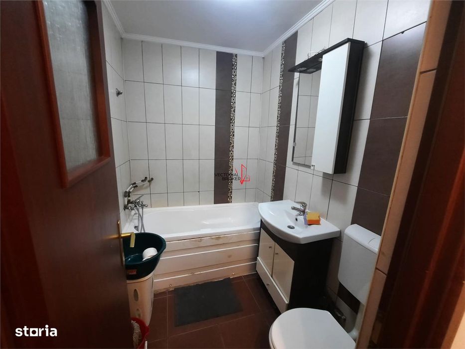 2 camere semidecomandat Iancului Sectia 8 Politie