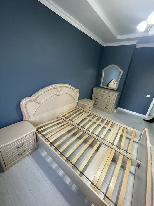 Срочно продам комплект мебелей