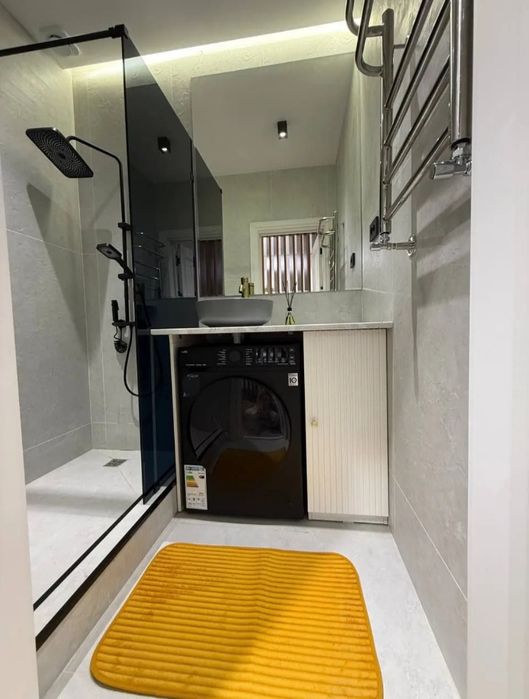 Яккасарой туманида 2 хонали квартира ижарага берилади (қулай жойлашув)