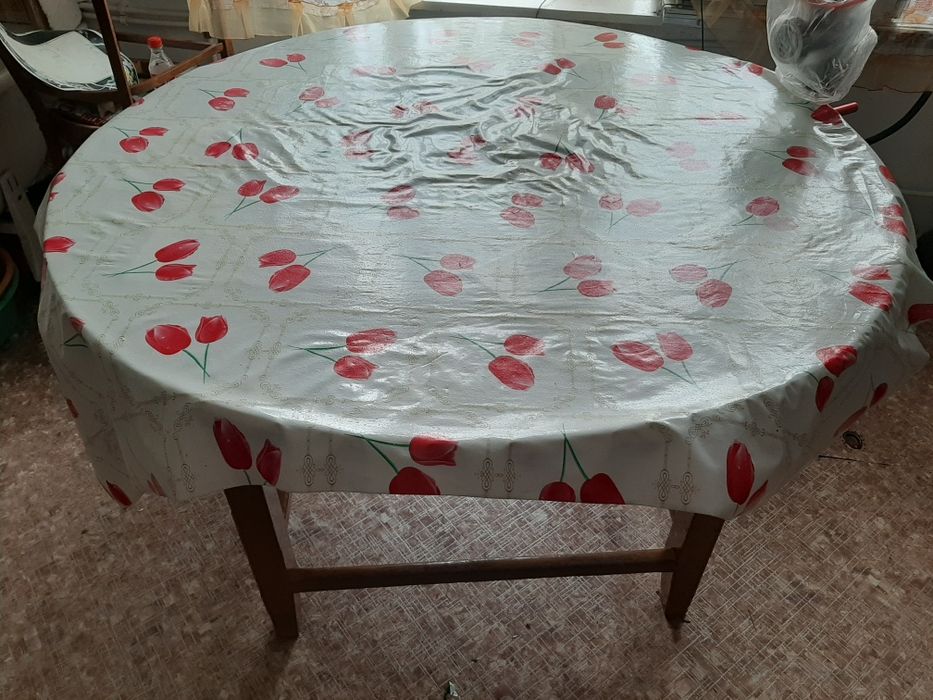 продам круглый стол