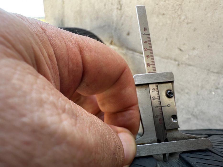 Vand anvelope de iarna 245/35 R21