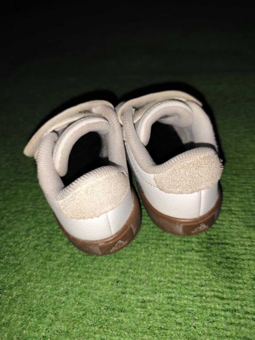 Маратонки Адидас 23 размер и топли боти Синсай 23 размер