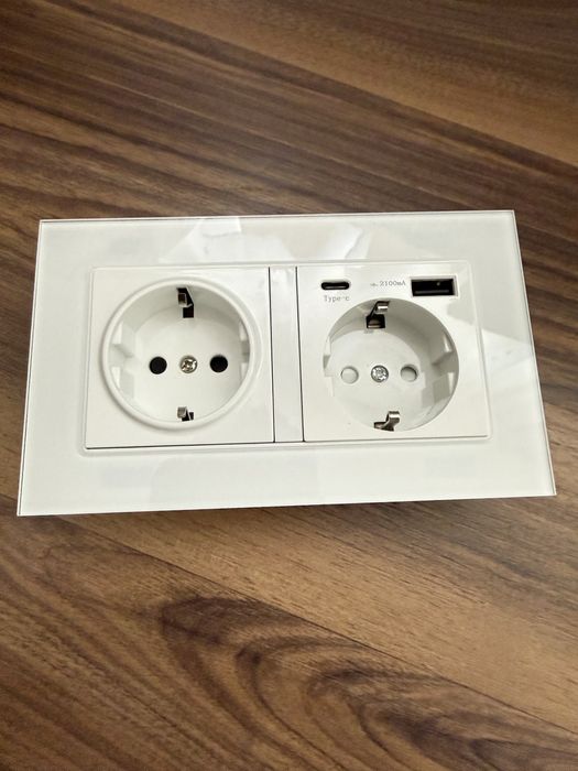 Priză/intrerupătoare din sticlă albă