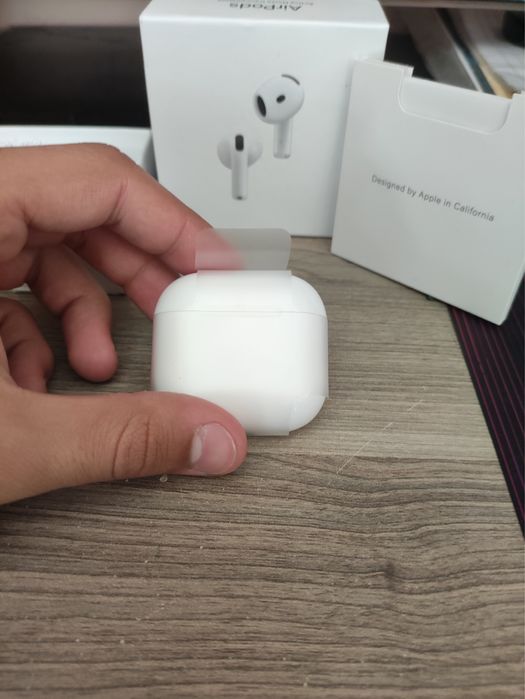 Airpods 4 with ANC