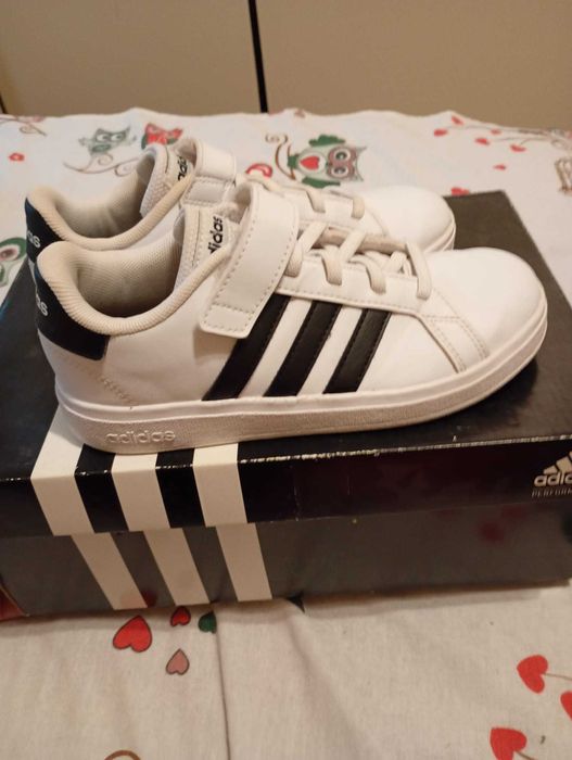 Pantofi sport Adidas nr.32