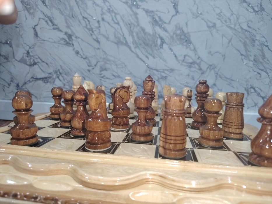 Продам, кустарный ларец шахмат , ручная работа