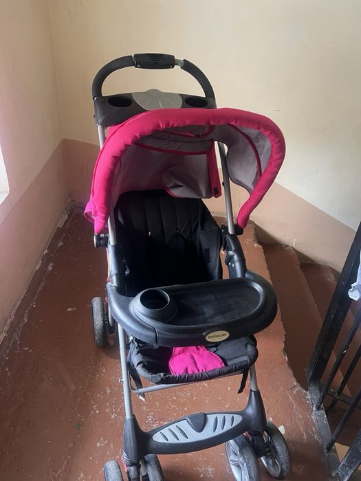 Детская коляска в хорошем состоянии продам срочно