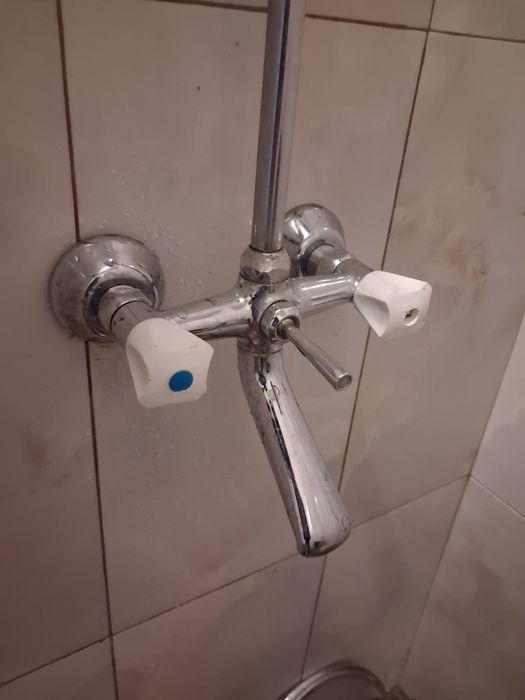 Смесител с душ действащ