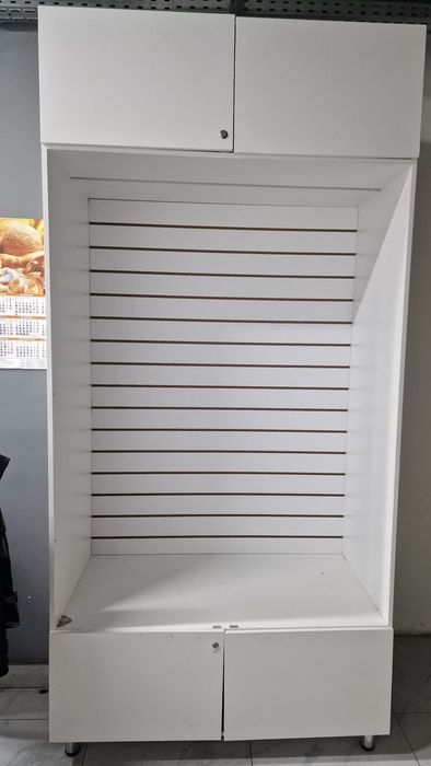 Продаётся витрины б/у