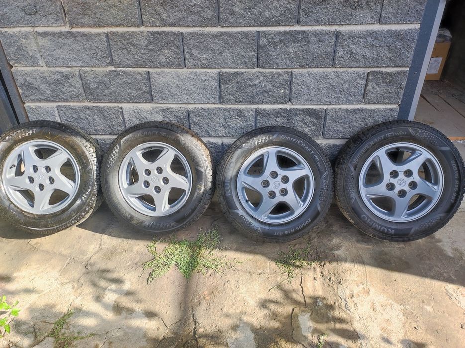 Продам диски с резиной от Тойоты