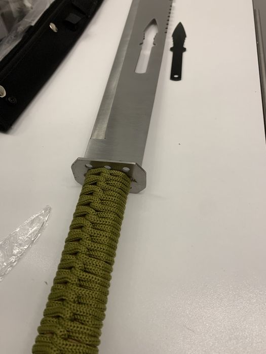 Maceta maner verde si cutit aruncator husa cadou colectionari