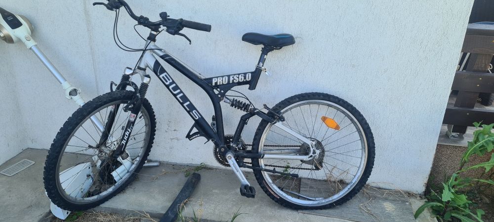 Doua biciclete  Bulls