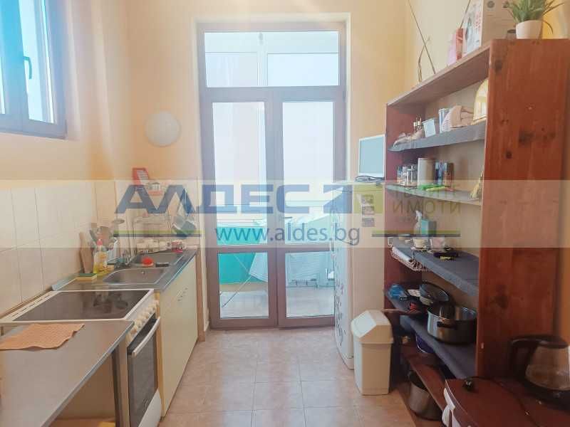 Дава се под наем Тристаен апартамент в София, Център - 120 кв.м за 897.6 € - Снимка #10