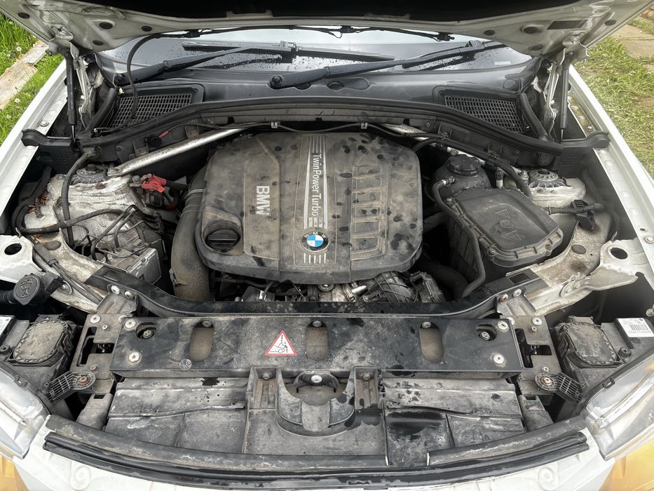 Dezmembrez Bmw X3 F25 non facelift M pachet 3.0 diesel N57 258 cai 230000 km N57D30A trapa panoramica carlig volan dreapta fata completa bot 300/0 0.5