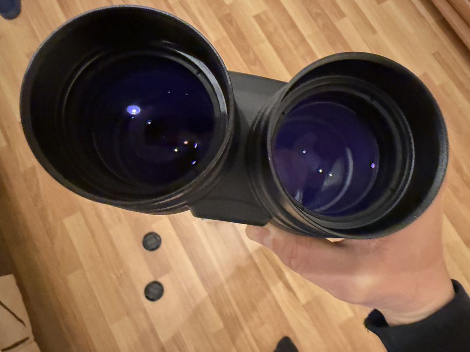 Бинокъл Canon 15x50 is