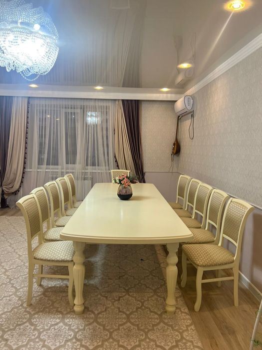 Стол 4,5 метра 12 стульев 500.000 тысяч
