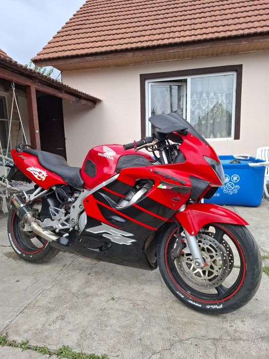 De vânzare honda cbr f4 in stare perfecta